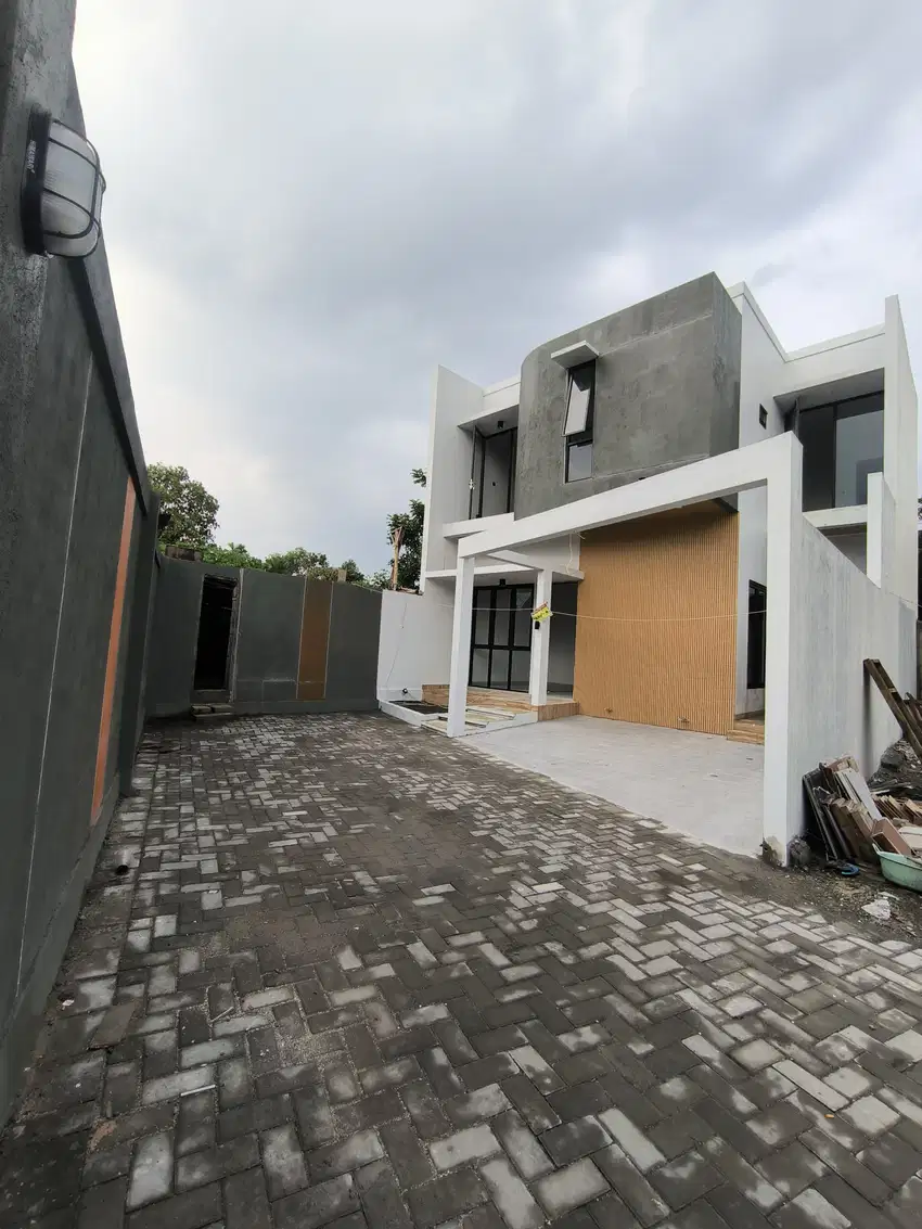 dijual rumah mewah 2 lantai di sumberadi mlati sleman