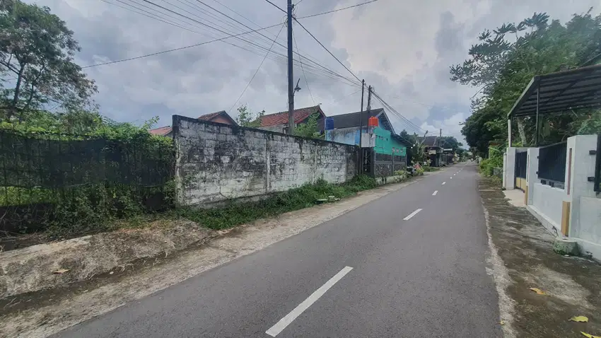 Dekat Kampus UGM, Tepi Jl. Utama: Jual Tanah Jogja