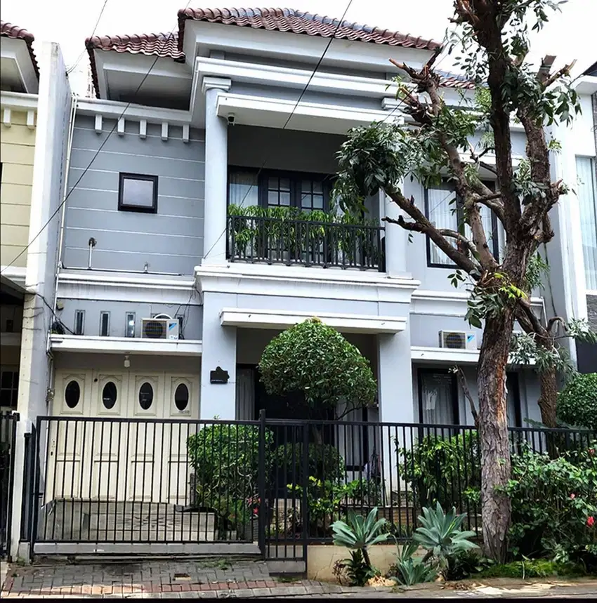 JUAL RUMAH GRAHA SANTOSO REGENCY 2 LANTAI BAGUS SHM ROW JALAN 5 MOBIL