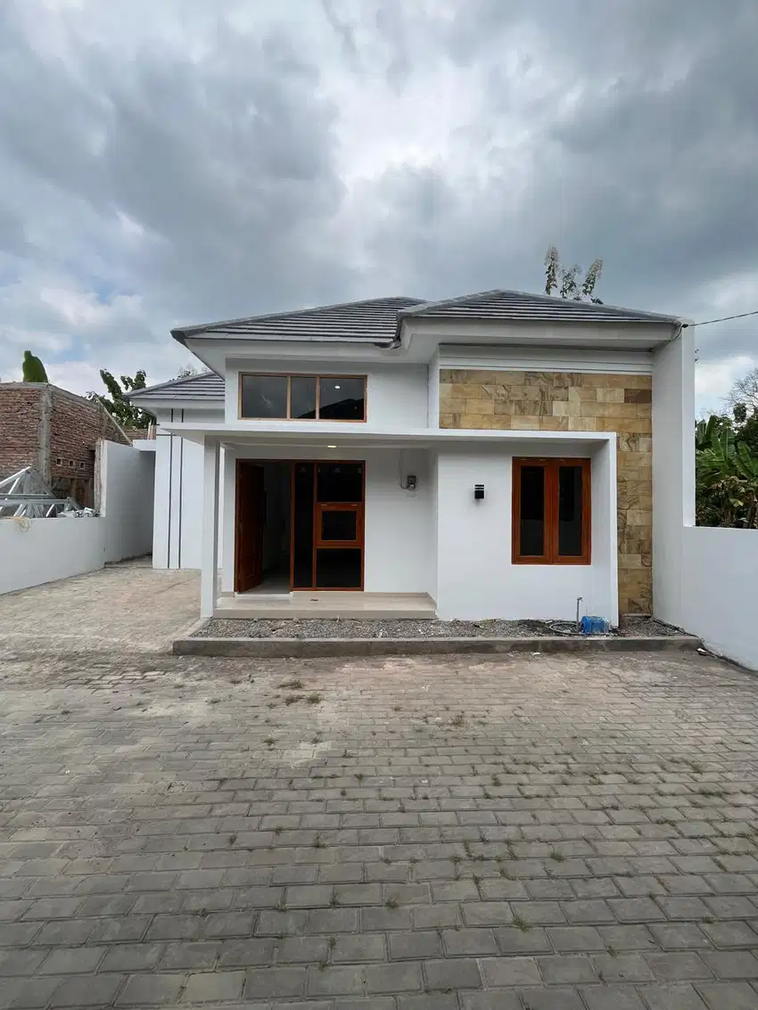 RUMAH CANTIK MODERN KEKINIAN DI MRISI TIRTONIRMOLO KASIHAN BANTUL