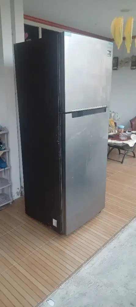 Dijual kulkas 2 pintu jumbo mrek samsung inverter