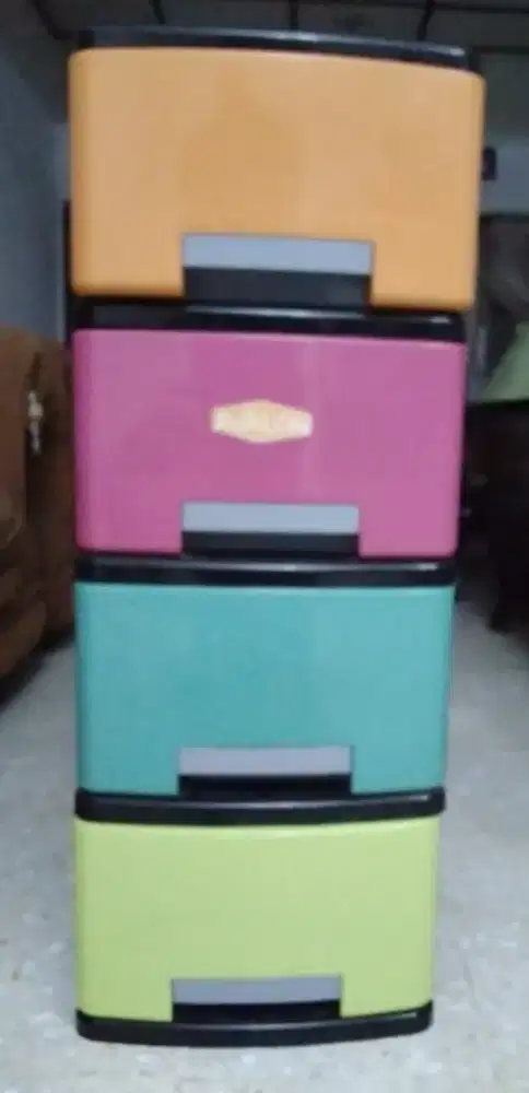 Lemari Drawer Merk Avalon