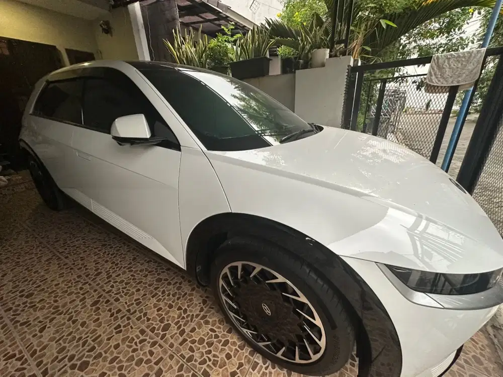 Hyundai Ioniq 5 2022 White On Black Like New!! SOH 100% Long Warranty