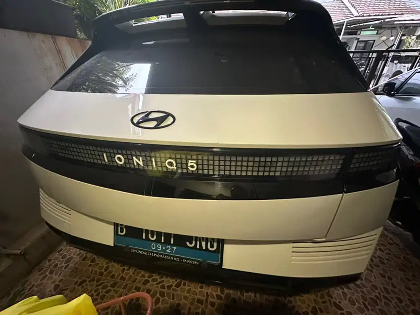 Hyundai Ioniq 5 2022 White On Black Like New!! Long Warranty