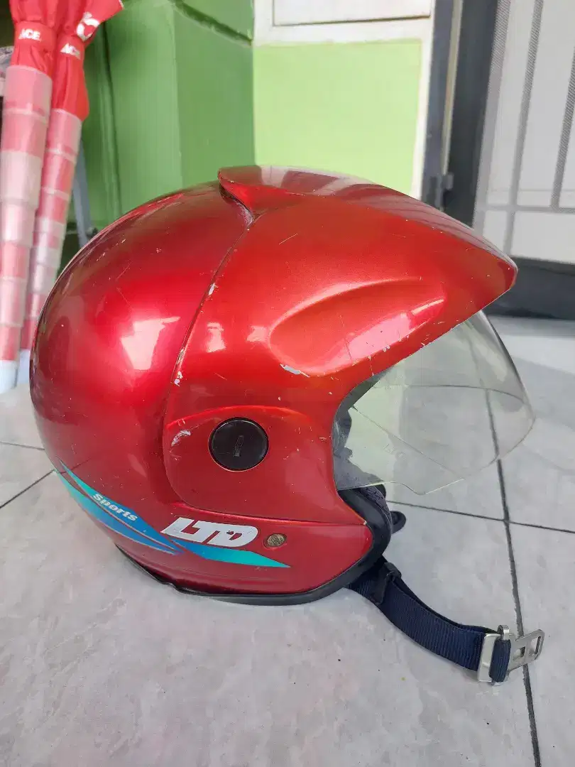 Helm LTD Warna Merah