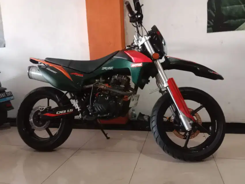Viar cross x 150 super moto GP 2024 KM 1000