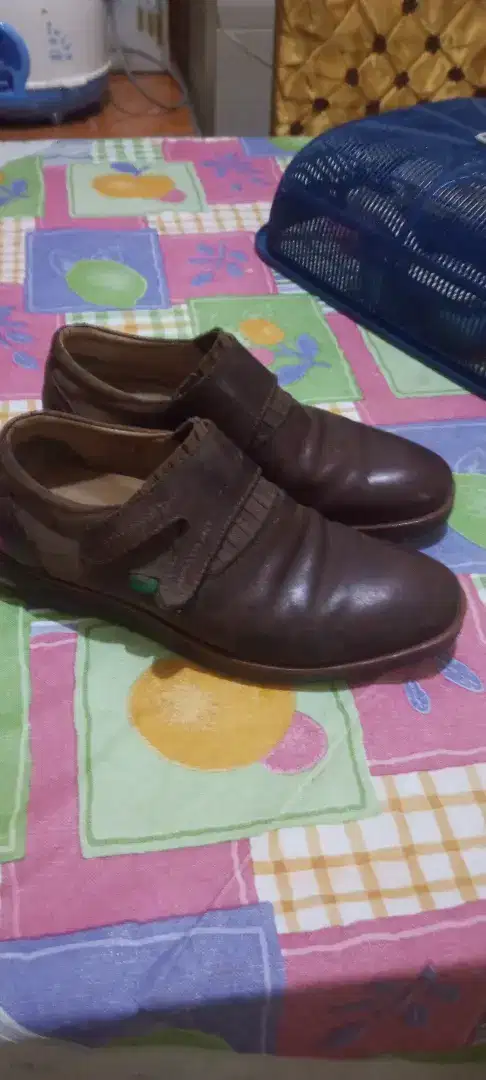 Di jual sepatu merk Kickers original warna coklat ukuran 40