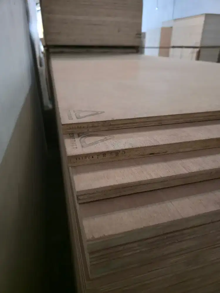 Triplek / plywood semi meranti