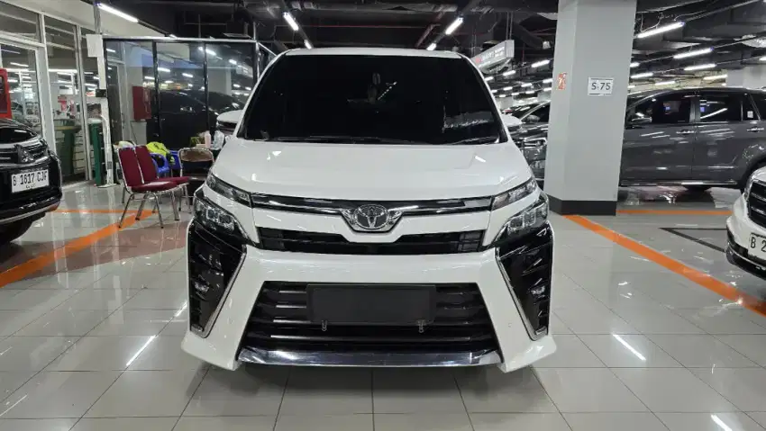 Toyota voxy matic 2018