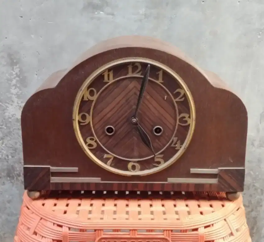 Jam meja antik Original HAU