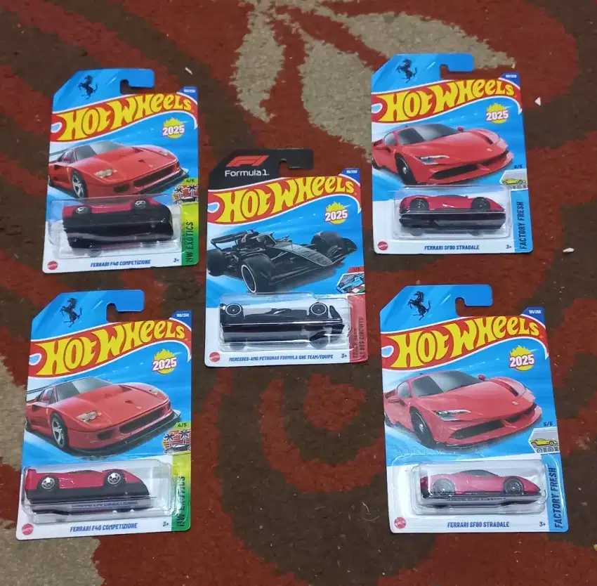 Hot Wheels Ferrari Formula 1 set sesuai foto