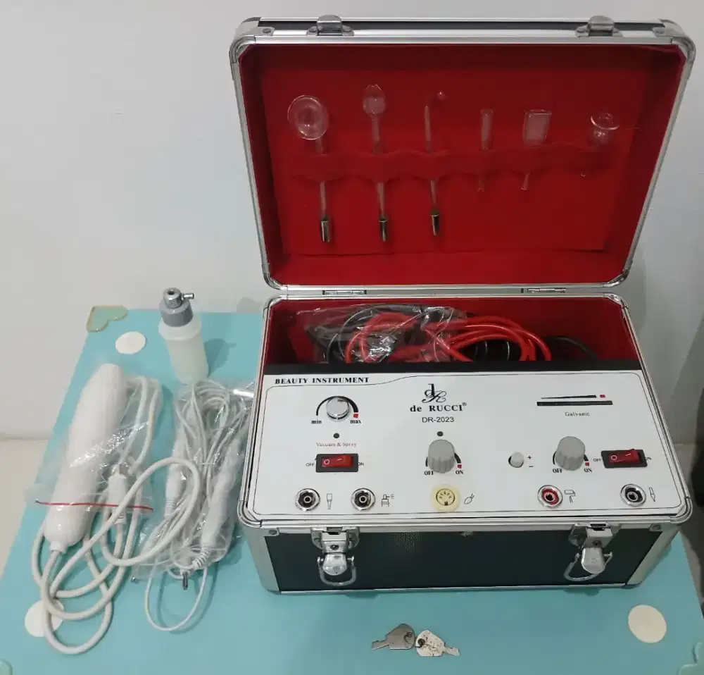 Beauty Facial Instrument System Facial 8 in 1 Merk De Rucci DR-2023