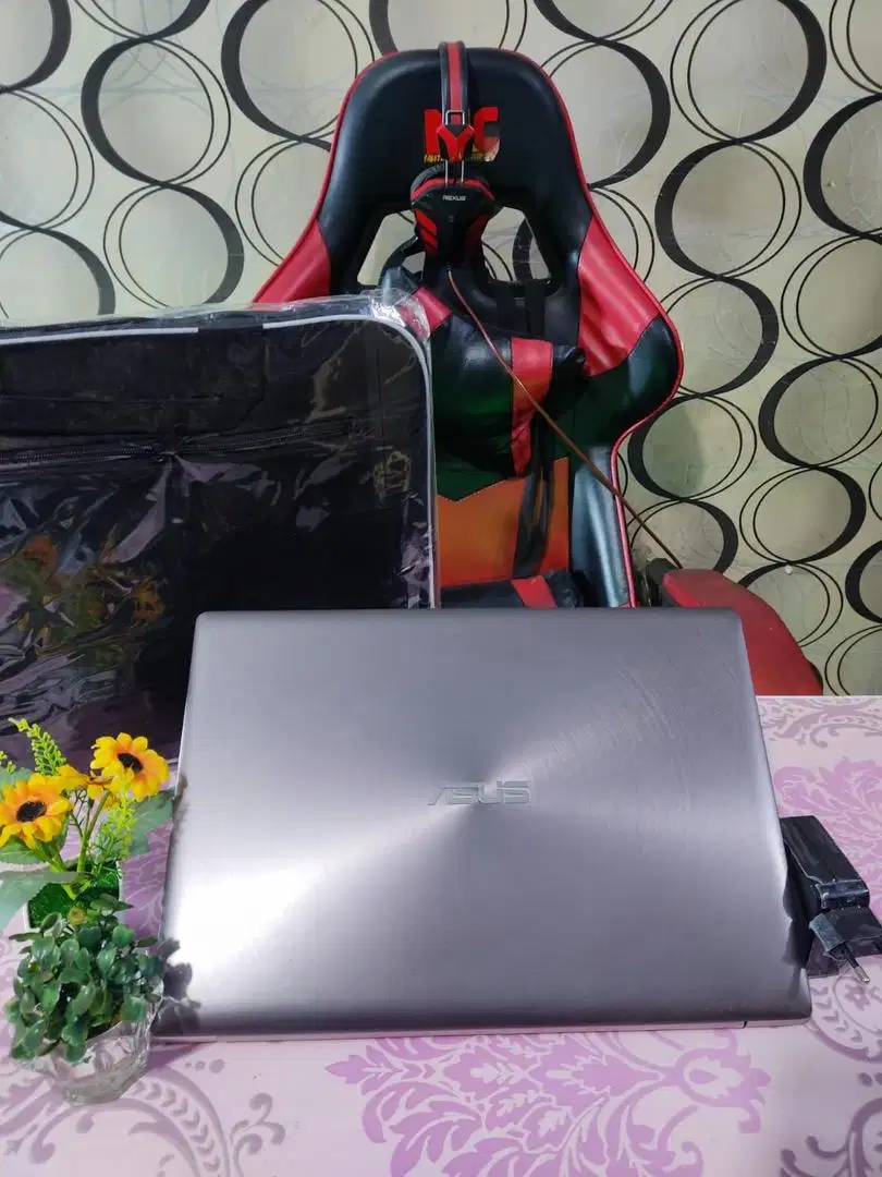 Laptop Touchsreen ASUS ZENBOOK UX303LNB intel Core i7  Ram 8gb Ssd 128