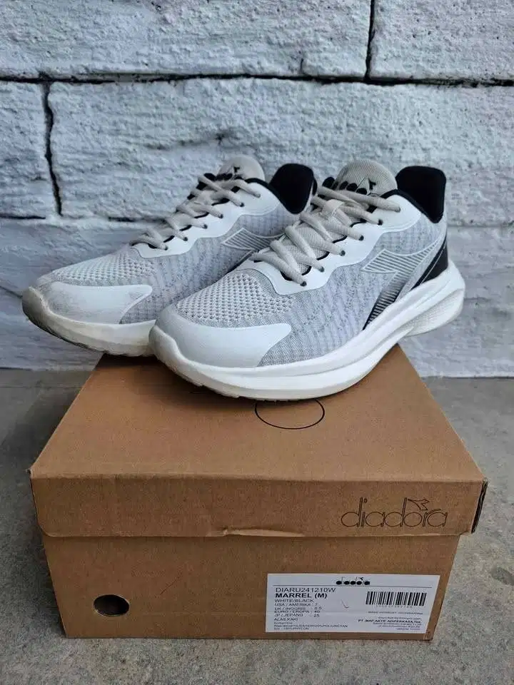 Sepatu Running Diadora Marrel Size 40 Original Bekas