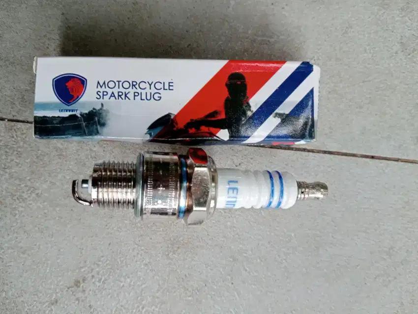 Busi motor 2 tak Merk Rennart Made in swedia