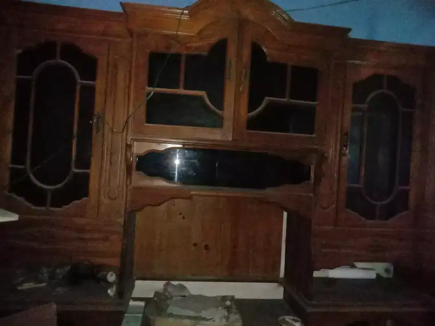 Lemari kayu jati