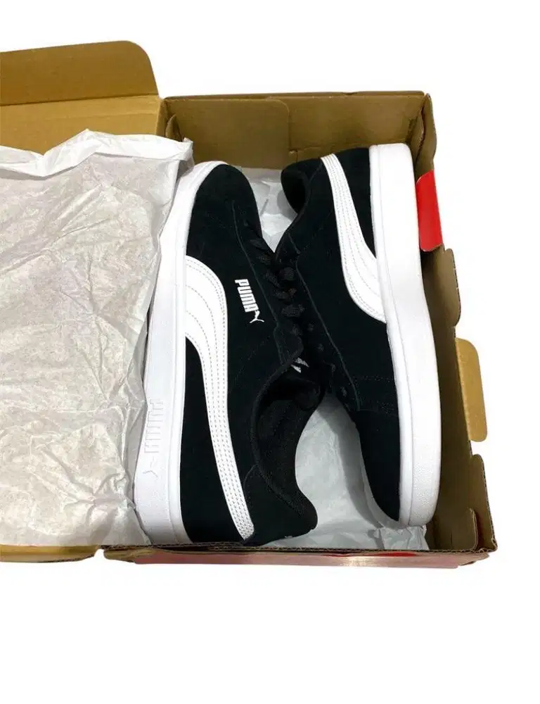 Sepatu sneaker Puma smash black white like new