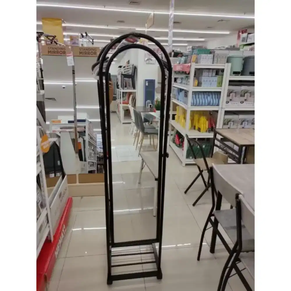 Cermin atau kaca hias full body