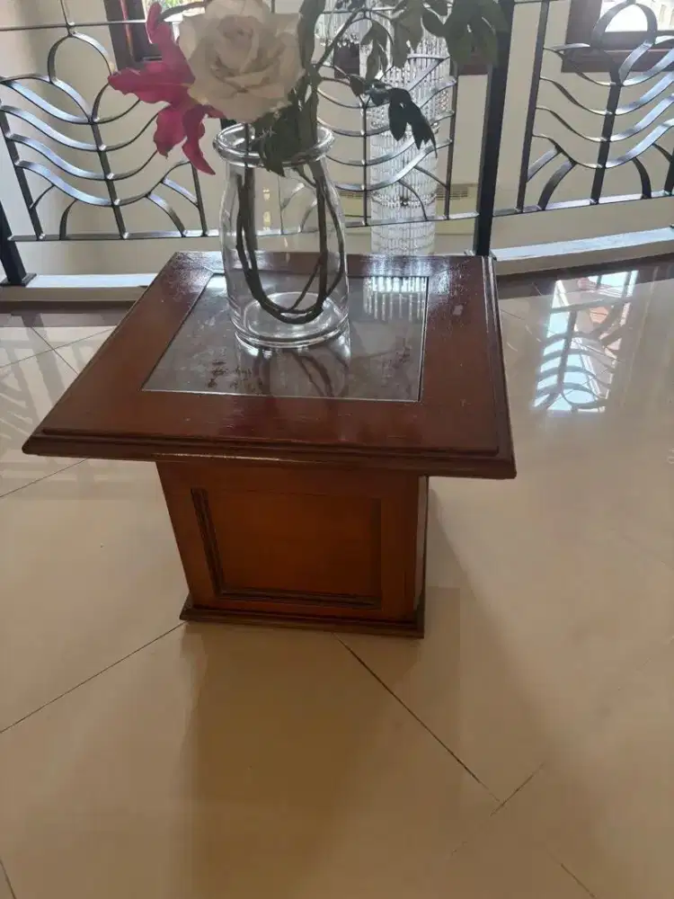 Meja Cantik Kayu Berat