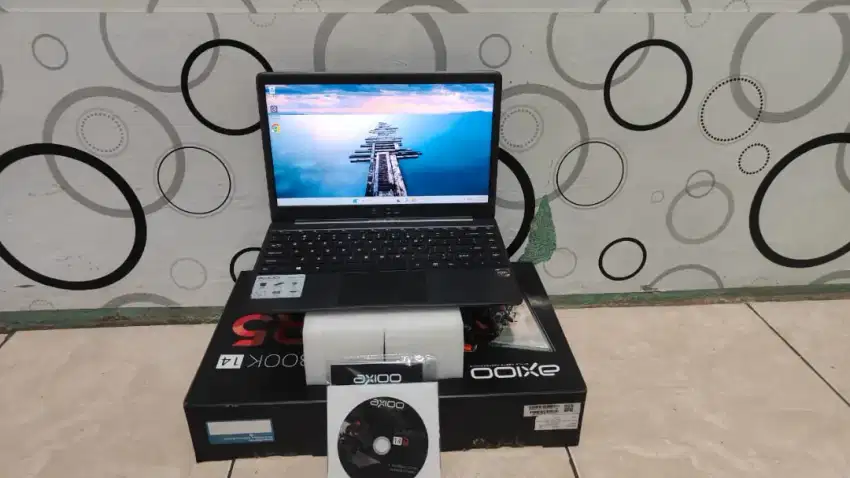 AXIOO SLIMBOOK 14 AMD Ryzen 5-3500U Ram 8 SSD 256 Fullset Normal
