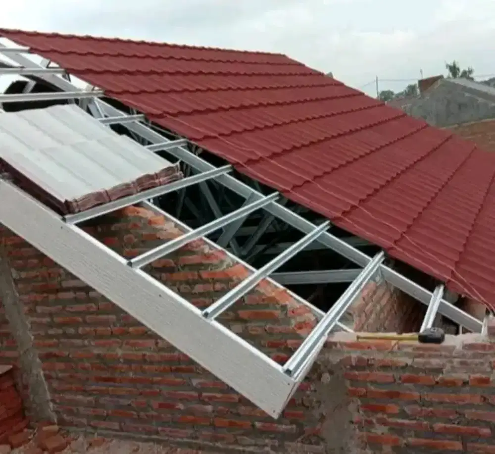 Pasang atap baja ringan