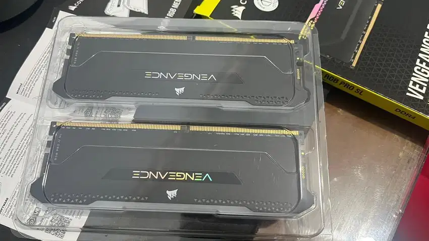 RAM DDR4 CORSAIR CMH16GX4M2E3200C16 |Vengeance RGB Pro SL 2x8GB DDR4