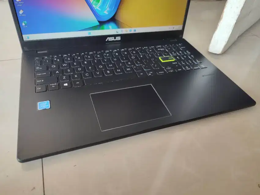 Asus kekinian intel n4020 FHD ram 4gb ssd 128gb bat5jam backlit nomins