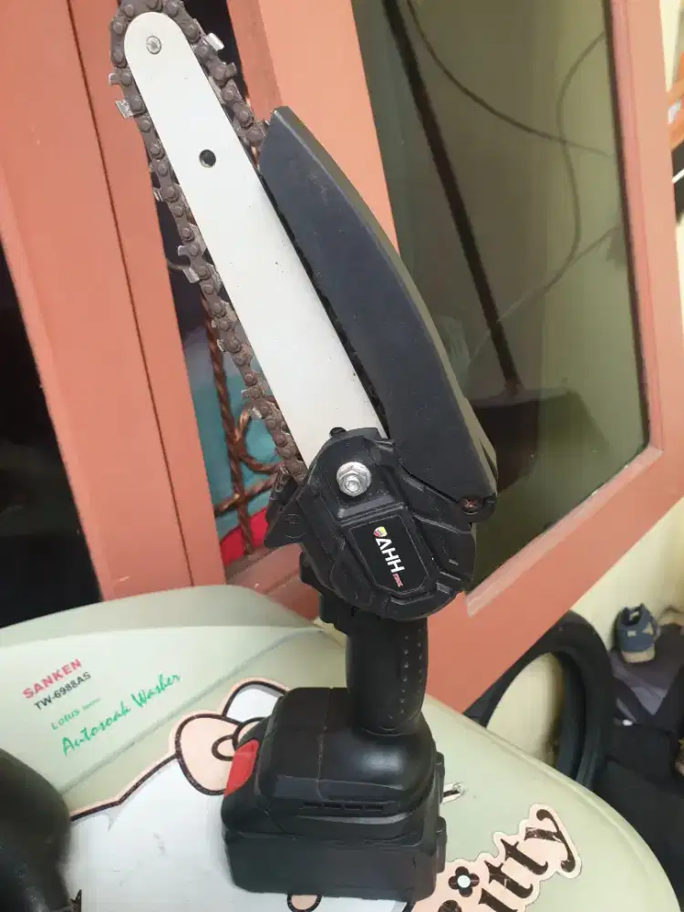 Alat potong pohon,ranting dan kayu