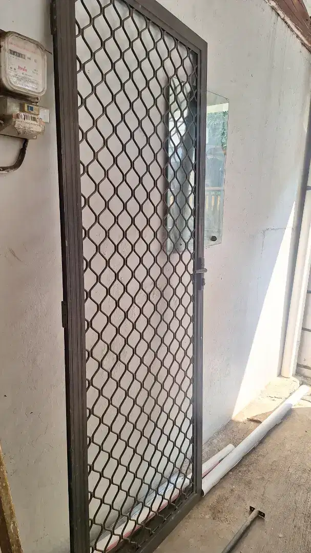 PINTU TRALIS BESI