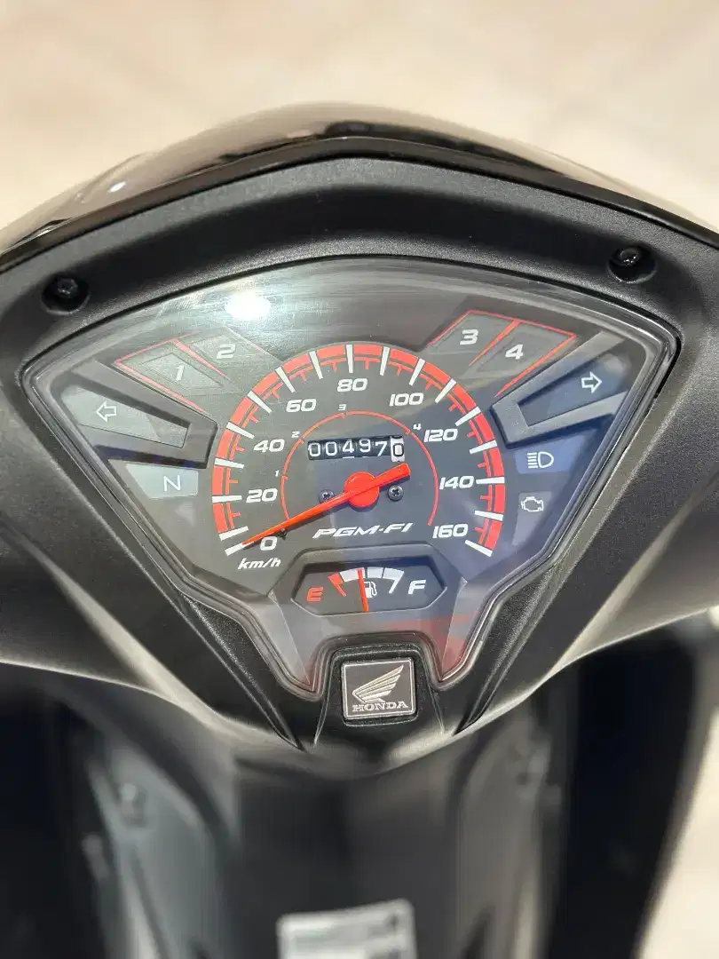 Honda Revo X Fi 125cc Tahun. 2024 km 400 Anugerah Motor Pucang