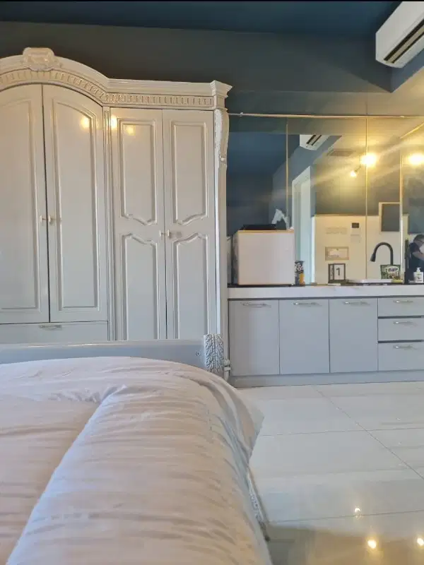 LARIZ MANSION PAKUWON MALL FULL FURNISHED disewakan
