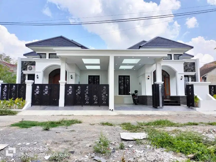 RUMAH MEWAH 1 LANTAI KONSEP KLASIK MODERN DEKAT KAMPUS UII TERPADU