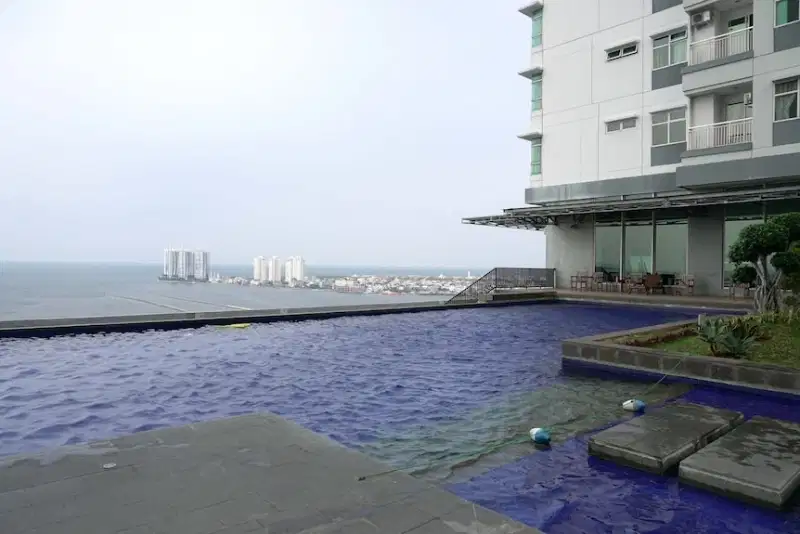 Condominium greenbay pluit