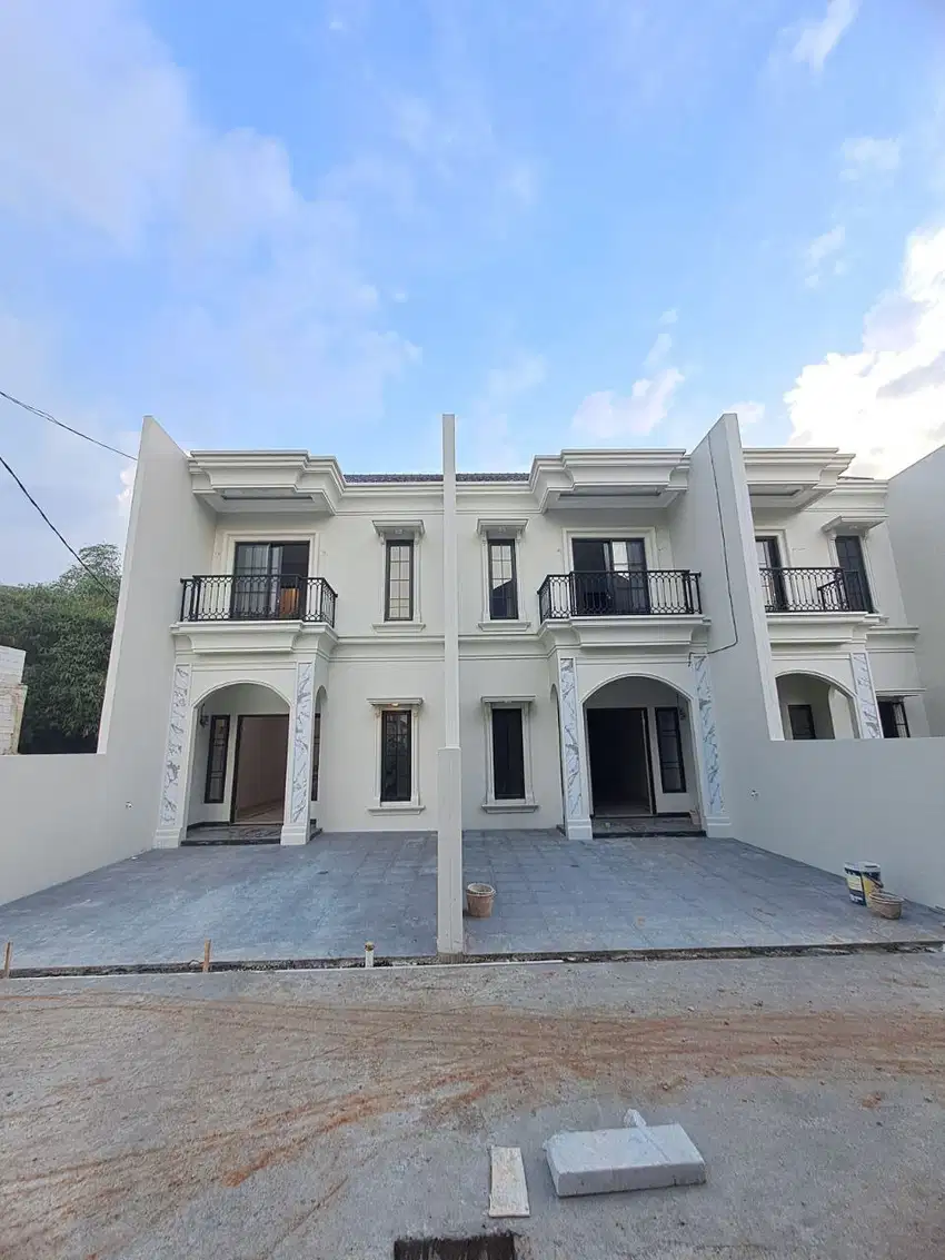 Hunian 2 lantai cantik lokasi di kawasan GDC depok
