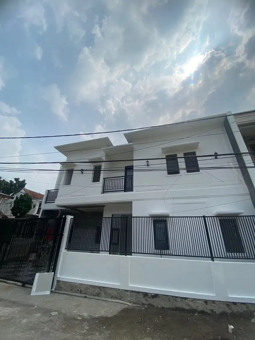 Rumah baru 2 Lantai American style  di Turangga dekat TSM.
