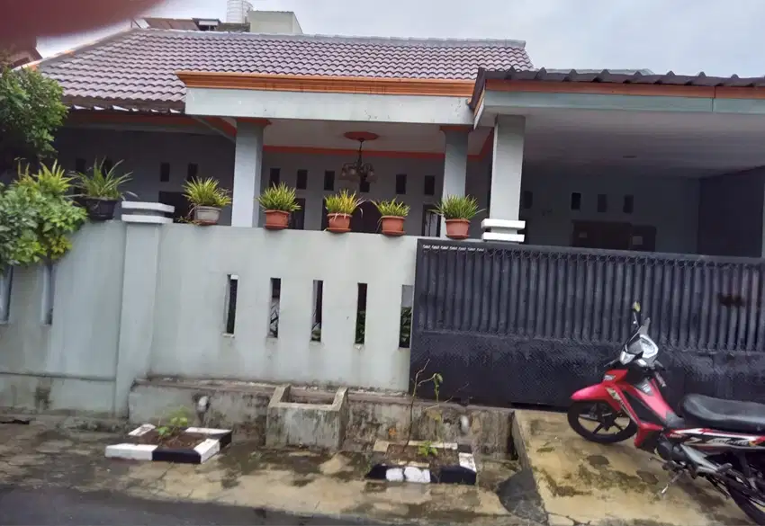 Dijual rumah di Perumahan Taman Jatisari