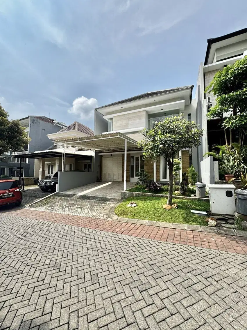 DIJUAL LOKASI TERBAIK Rumah Citraland Siap Huni 2 Lantai Semi Furnish