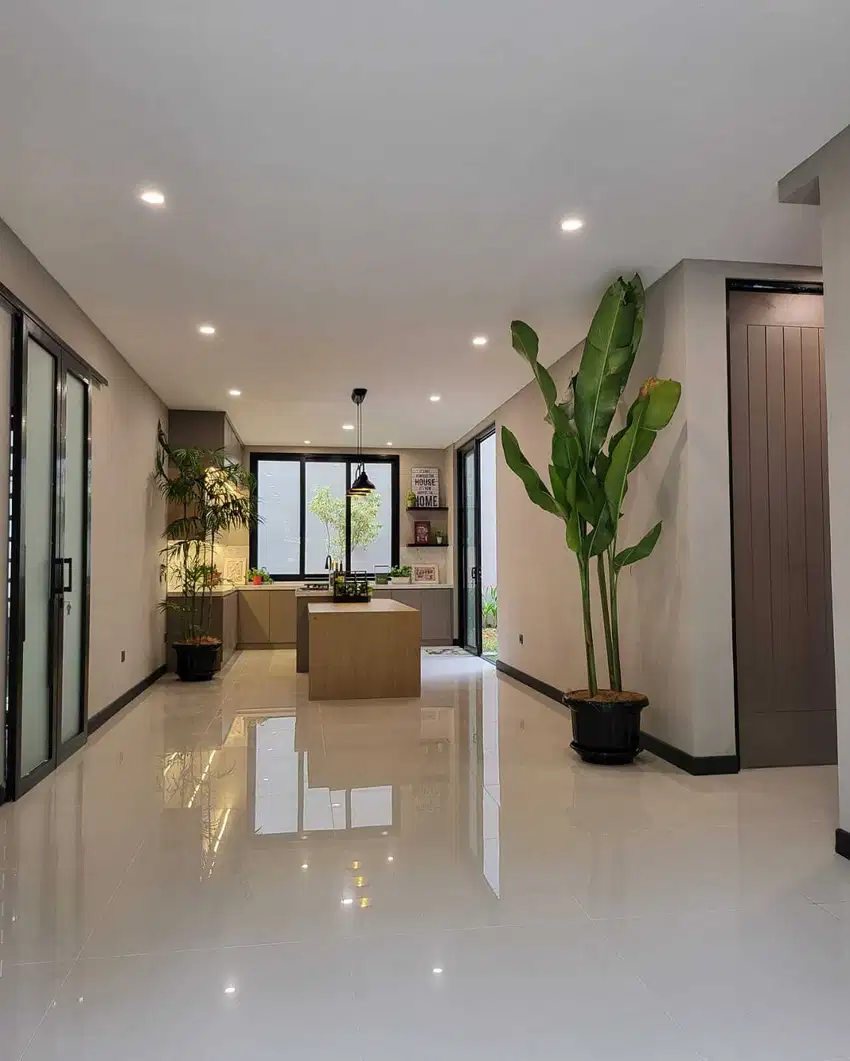 Rumah Baru Cantik Asri Luas dan Mewah di Cluster Versailles BSD