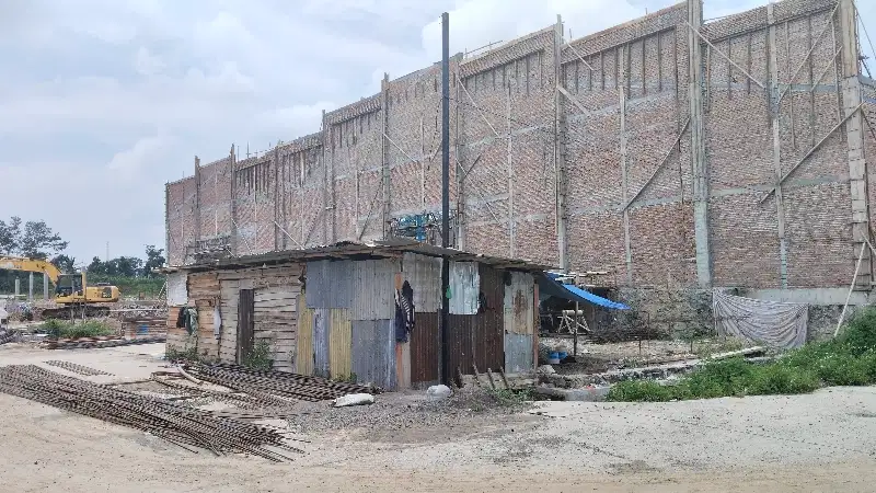 gudang di kawasan industri