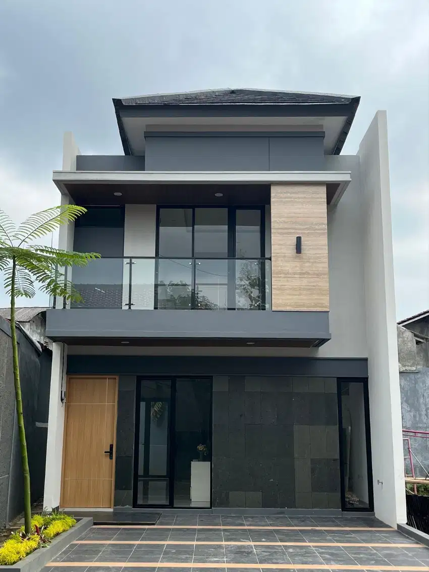 Rumah 2 lantai, dekat cilandak Townsquare