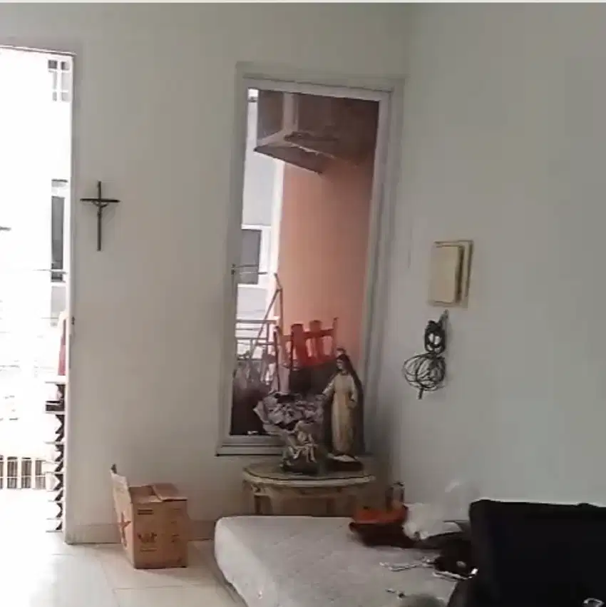 Jual Murah,Rumah 3 lantai,lebar 8,kamar 8 unit,Kelapa Gading