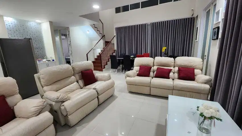 WTS / Dijual Rumah Mewah 2 Lantai Full Furnis di Citragrand Goldenwood