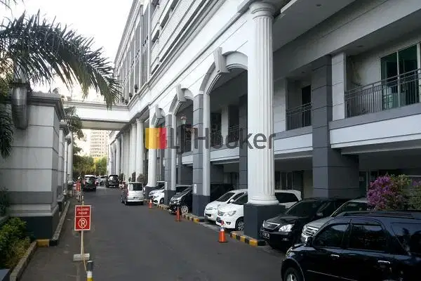 Ruko French Walk MOI Kelapa Gading Square Ruangan Rapi dan Bersih