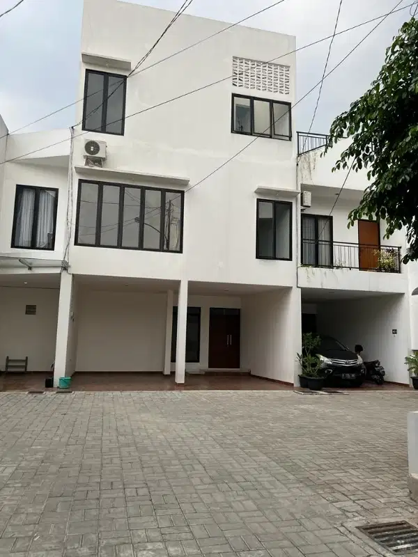 Dijual rumah mungil di Kalibata