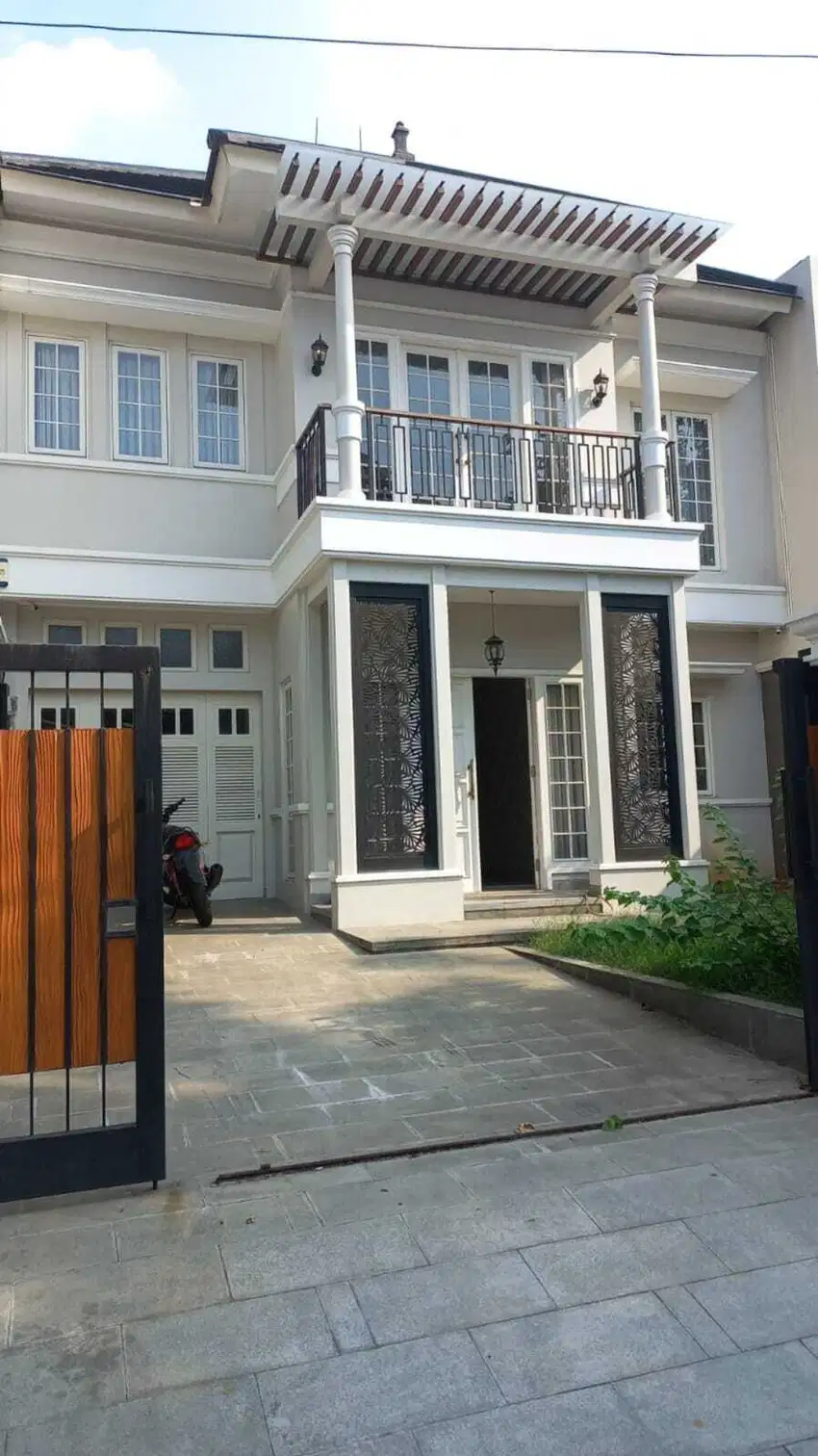 Rumah minimalis mewah 2 lantai di Cempaka Putih ,Jakarta Pusat
