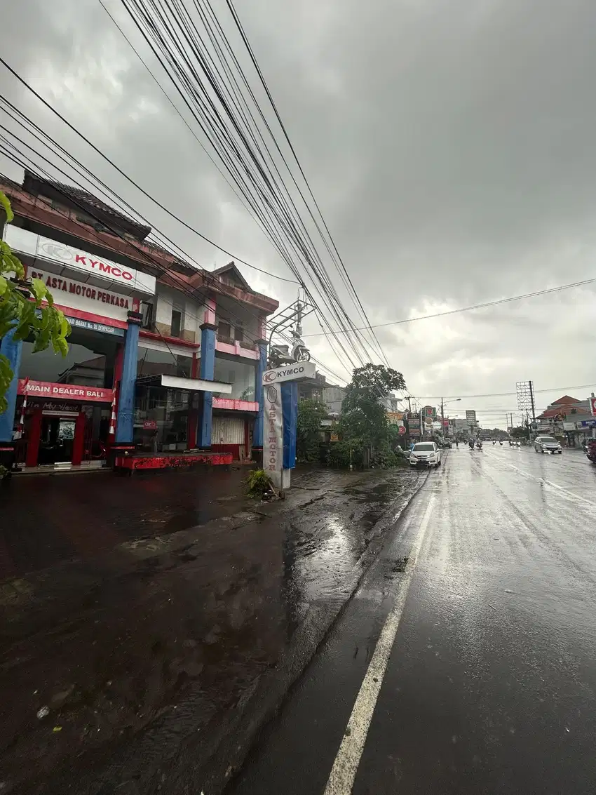 Jual Bangunan 3 Lantai di Jl.Utama Teuku Umar