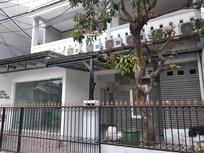 Kos an dan kios di Kampung melayu, Tebet Jaksel