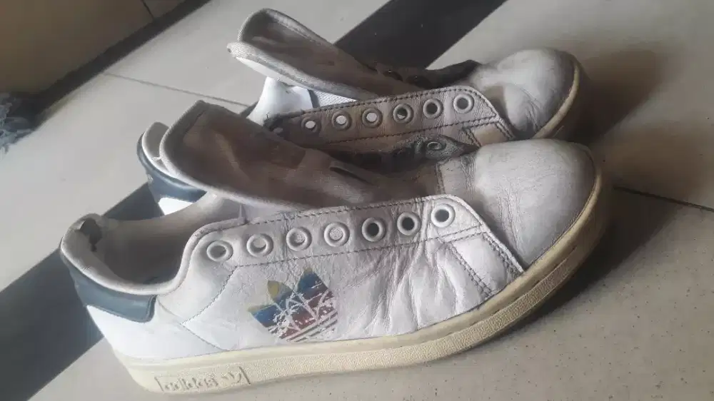 Sepatu adidas original no 38 1/2 minus minta mandi sm beliin tali aja