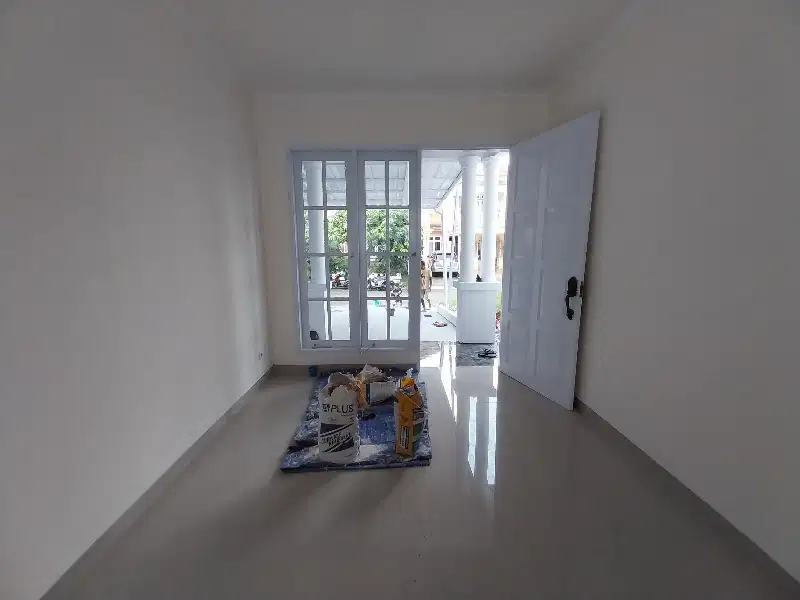 DIJUAL RUMAH DI CLUSTER DEPAN KOTA WISATA, SUDAH RENOVASI