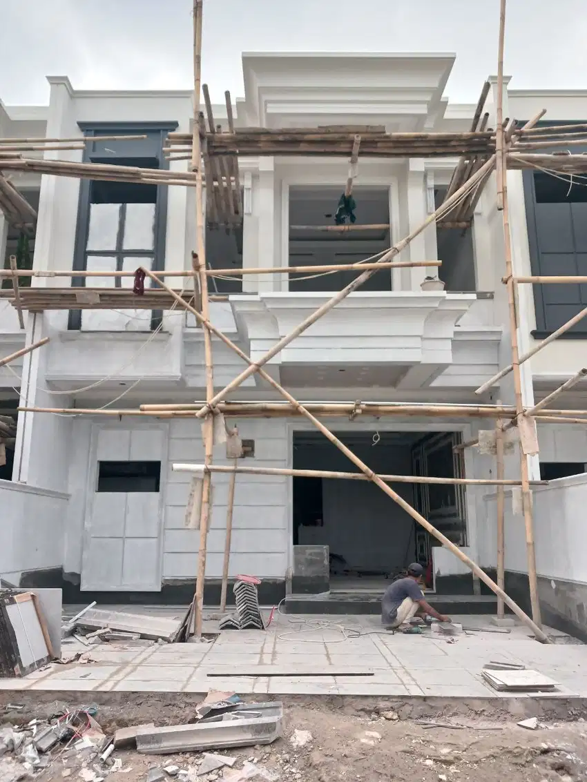 Rumah Mewah 2 lantai lokasi di kawasan Grand depok city dekat stasiun